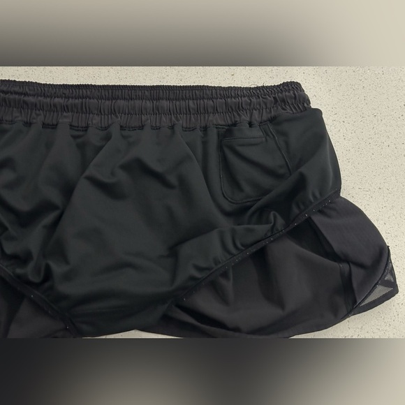 Lululemon: Women’s Hotty Hot Short II - Size 12 - Picture 4 of 13